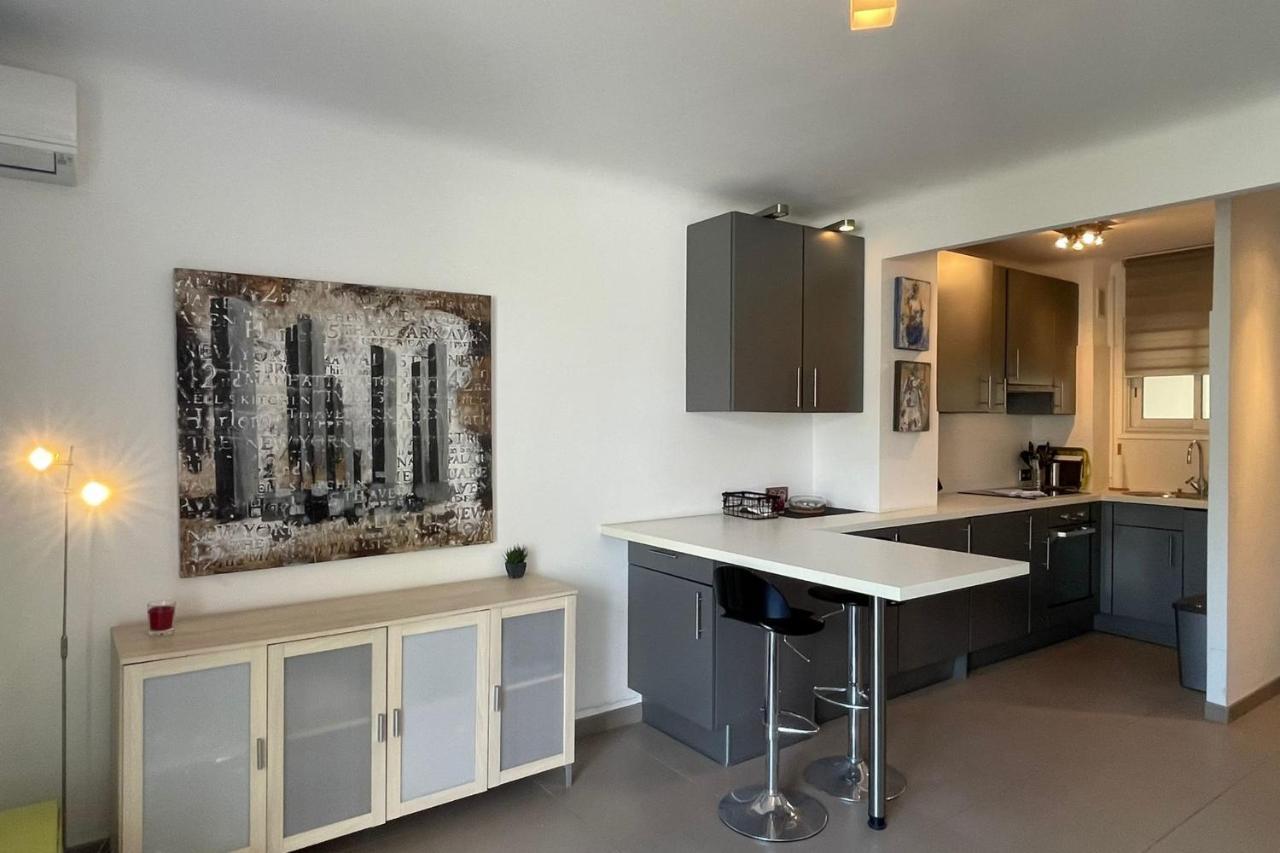 Fully Equipped Beachfront Studio In The Heart Of The City Center Bd Leclerc Antibes Ngoại thất bức ảnh